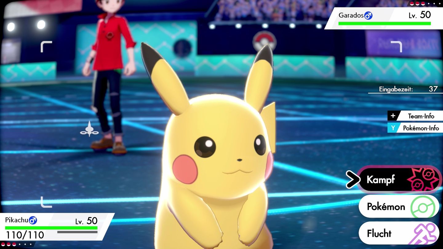 Pikachu im Kampf in Pokemon Schwert Schild