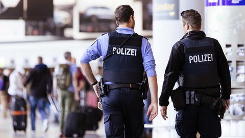 Zwei IS-Frauen in Frankfurt gelandet – nach Abschiebung aus Türkei
