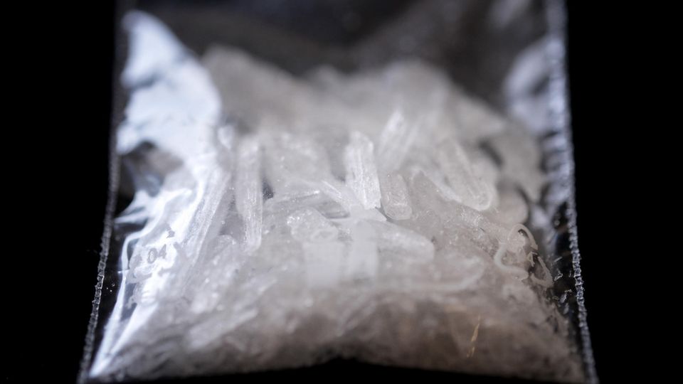 Ein Plastiktütchen mit Methamphetaminen