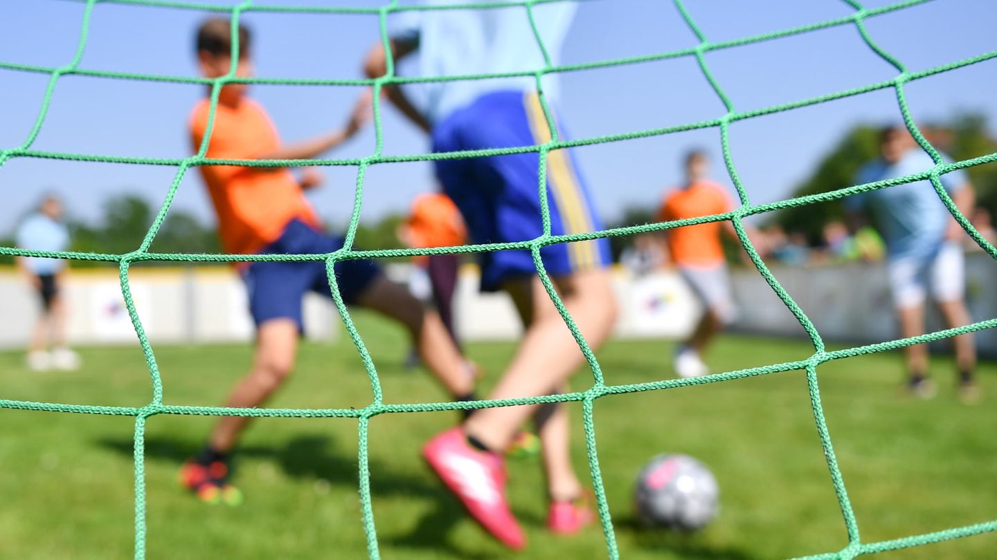 Nachwuchskicker feiern 27:0 Kantersieg – danach feuert der Präsident ...