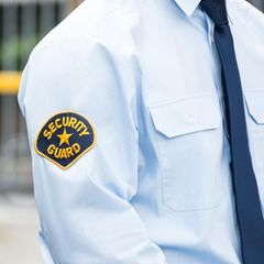 Hemd mit der Aufschrift "Security Guard"