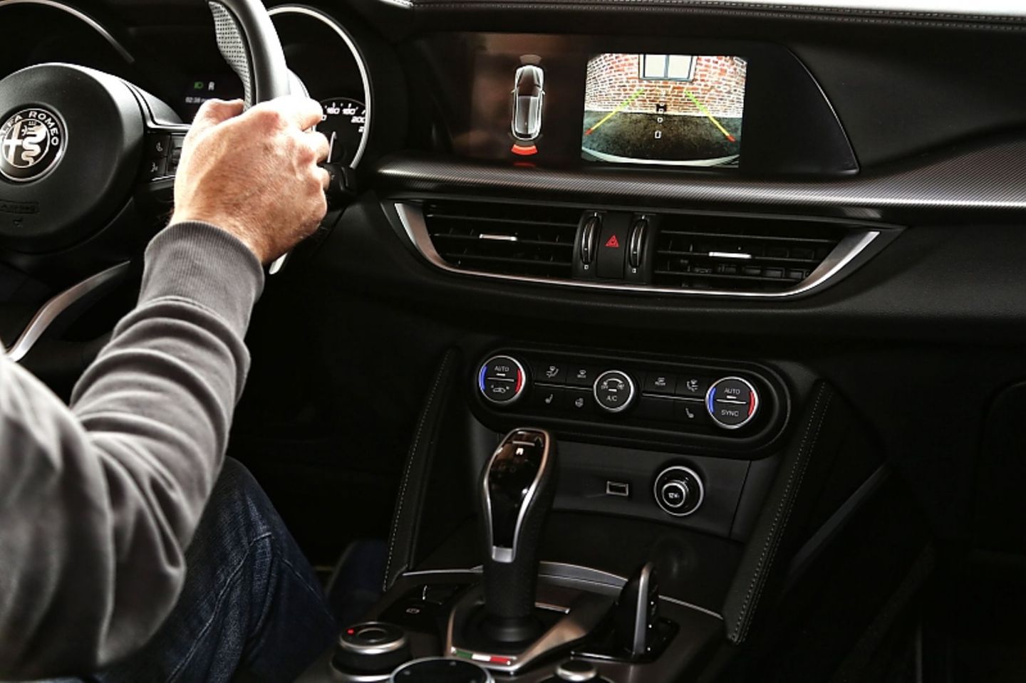 Beim autonomen Fahren gibt die Alfa Romeo Giulia eine gute Figur ab