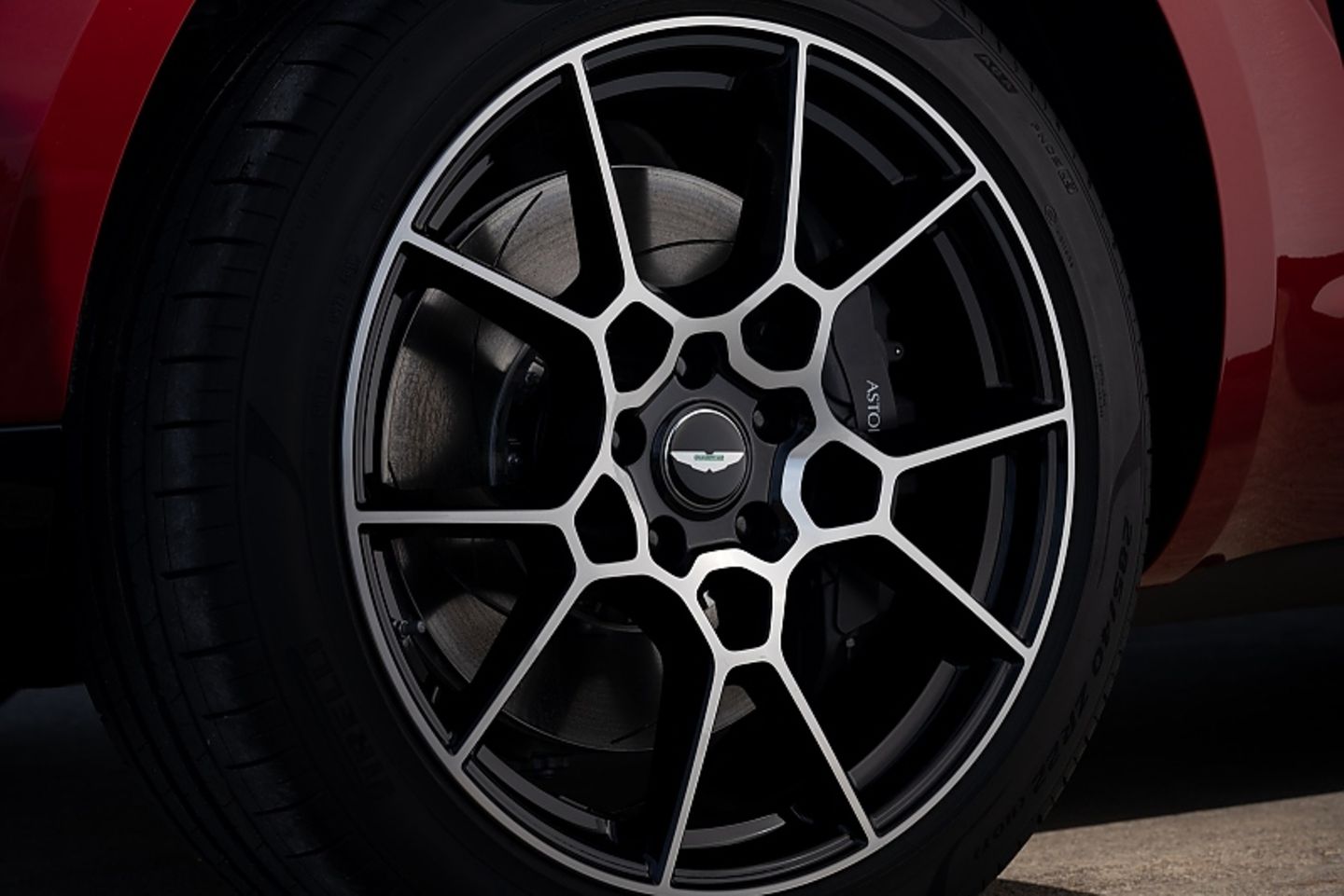 Aston Martin DBX 2020