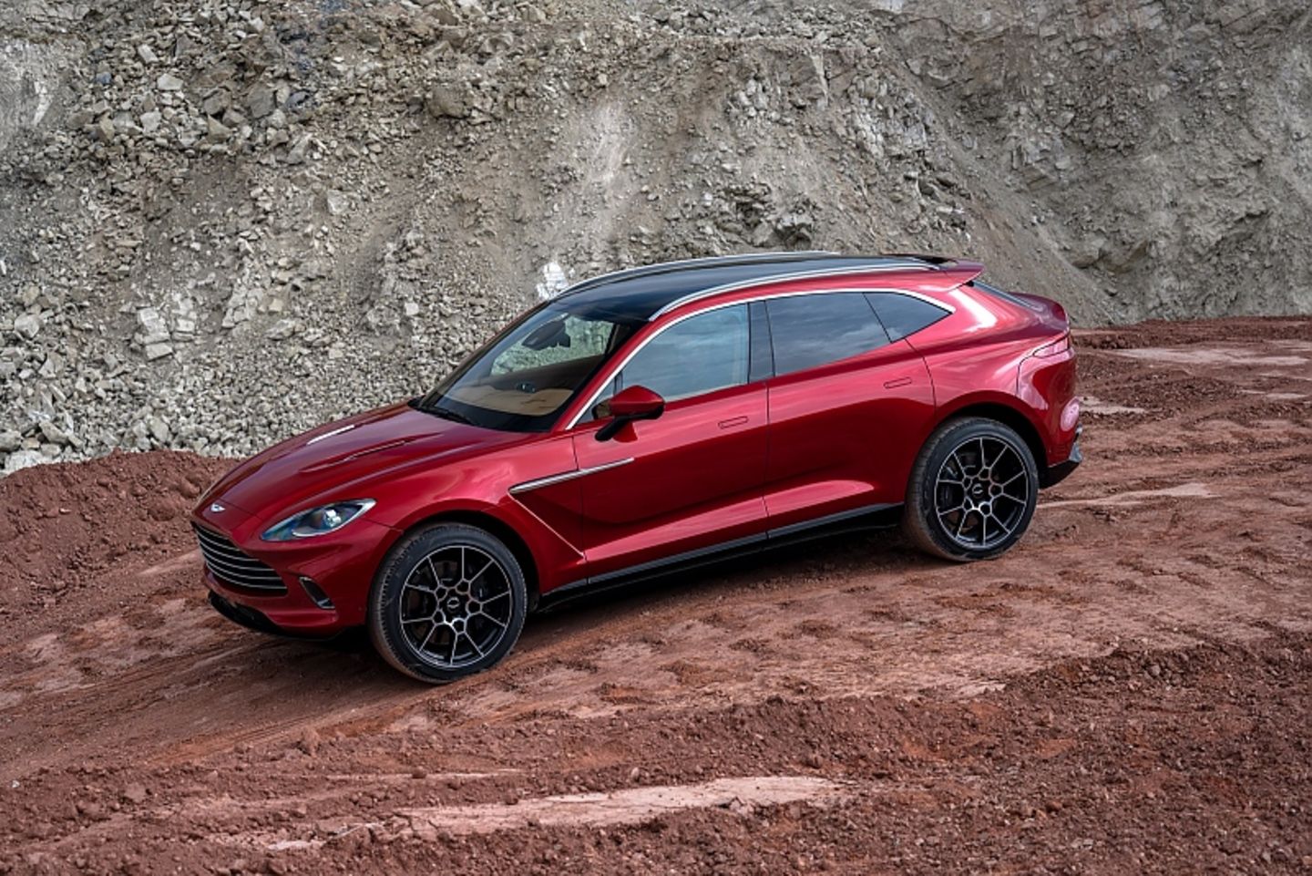 Aston Martin DBX 2020