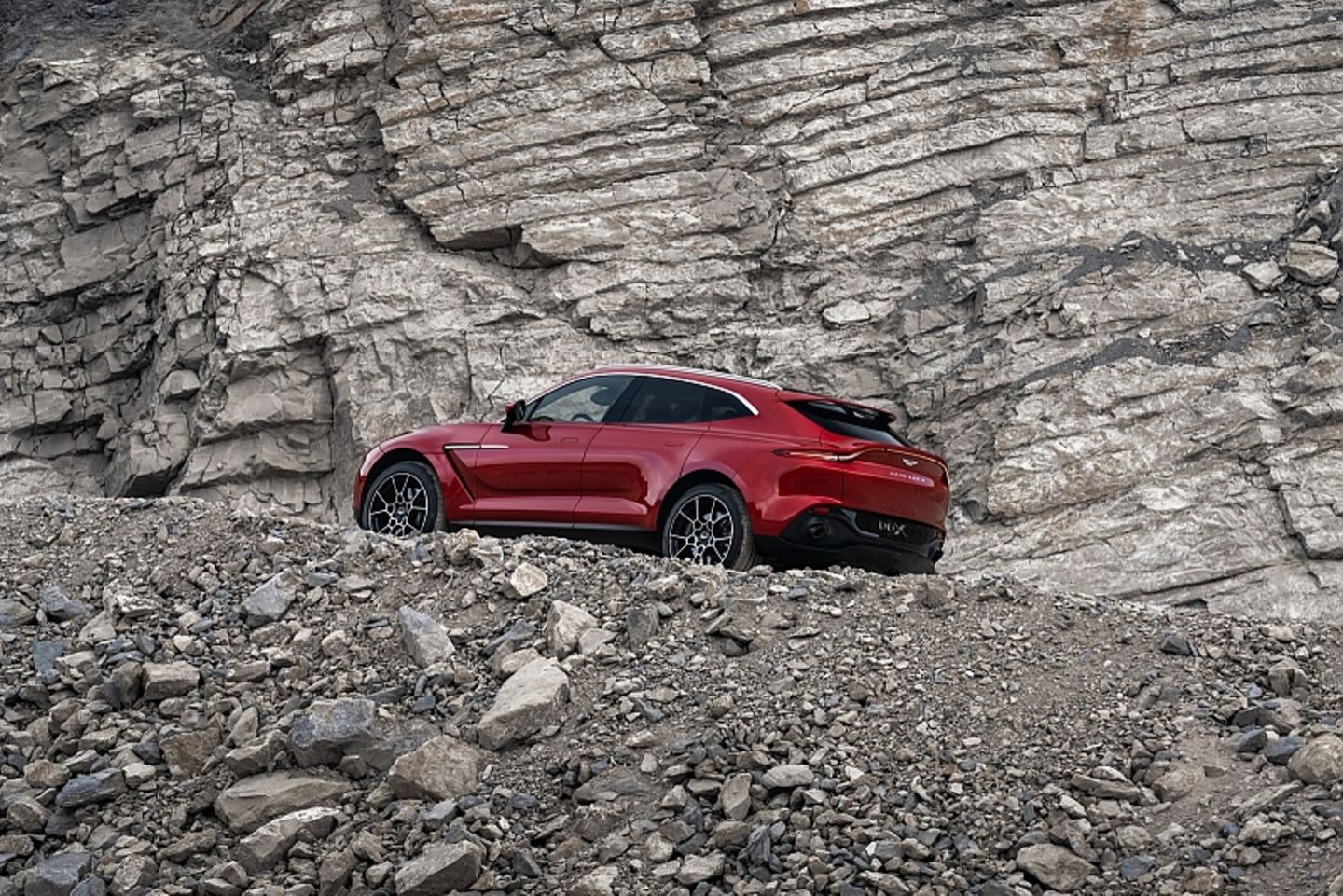 Aston Martin DBX 2020