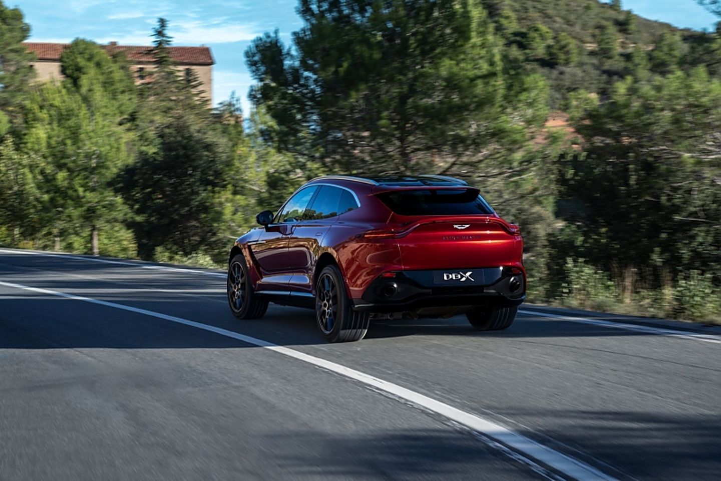Aston Martin DBX 2020