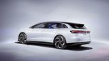 Der VW ID. Space Vizzion ist 4,96 Meter lang
