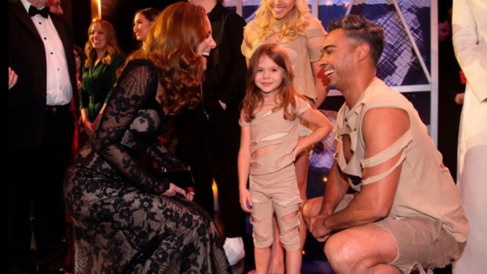 "Royal Variety Performance": Herzogin Catherine verrät junger Turnerin süßes Detail über Charlotte und George