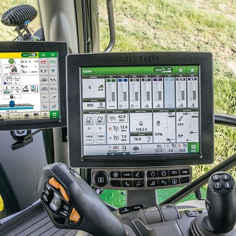 Autonomes Fahren ist kein "Neuland" auf dem Acker. Blick ins Cockpit eines Traktors-