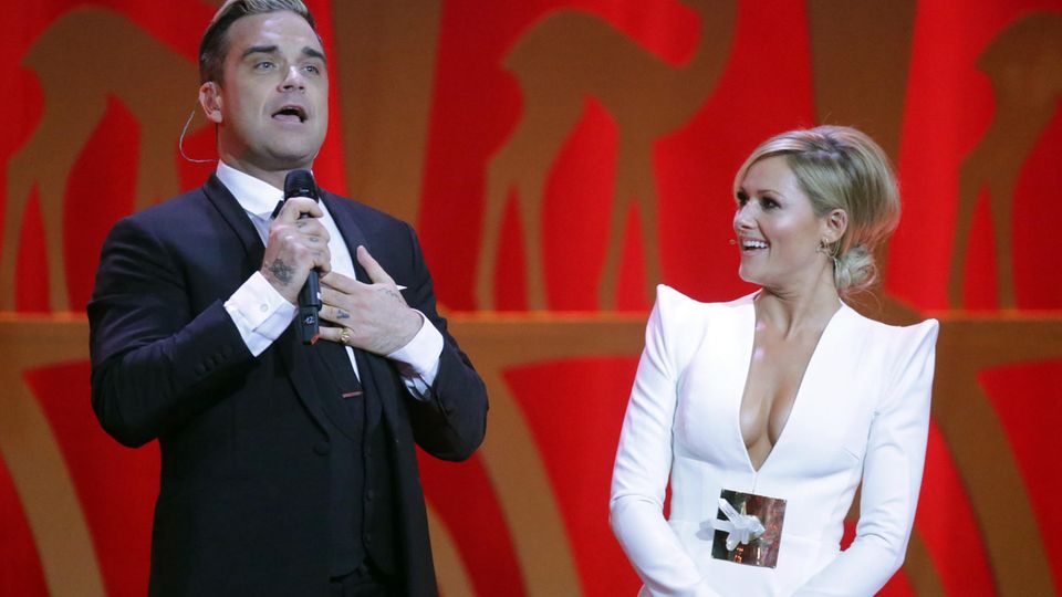 Robbie Williams und Helene Fischer interpretieren "Santa Baby" neu Robbie Williams und Helene Fischer interpretieren "Santa Baby" neu