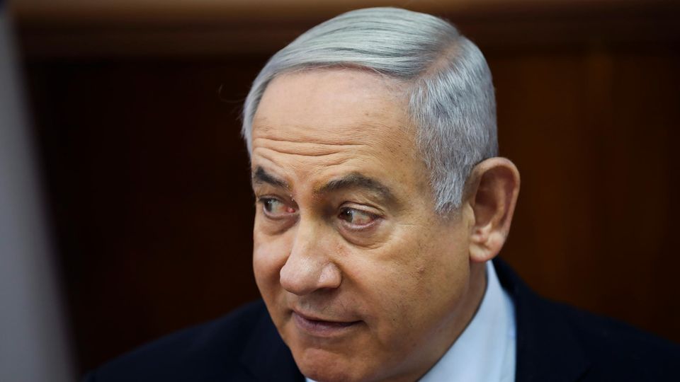 Benjamin Netanjahu Israels Premier Benjamin Netanjahu ist vor kurzem mit der Bildung einer neuen Regierung gescheitert