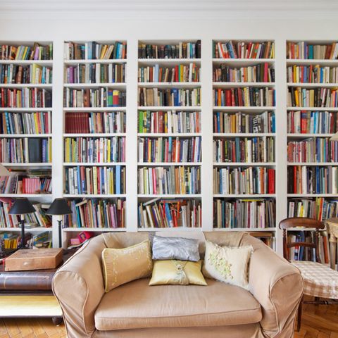 Bücherregal