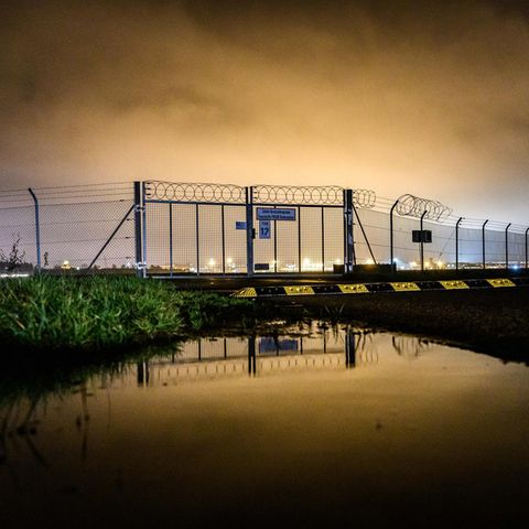 Abendlicher Blick auf den Flughafen Bremen