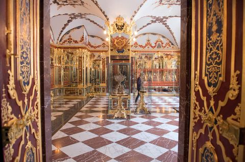Das Juwelenzimmer im historischen Grünen Gewölbe in Dresden