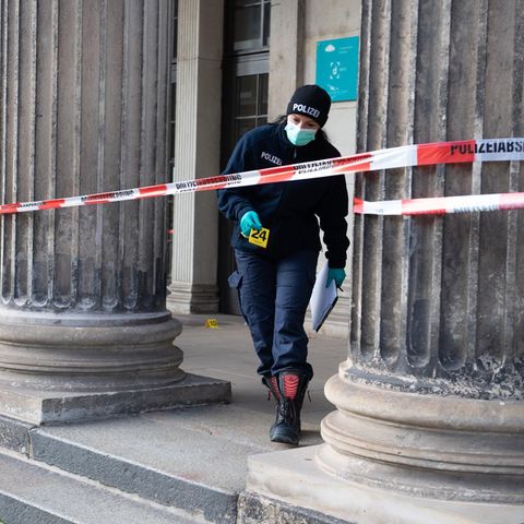 Spurensuche rund um das Residenzschloss in Dresden. Unbekannte sind in das Grüne Gewölbe eingebrochen