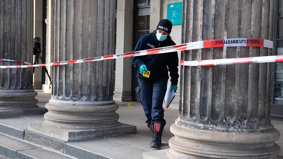 Spurensuche rund um das Residenzschloss in Dresden. Unbekannte sind in das Grüne Gewölbe eingebrochen