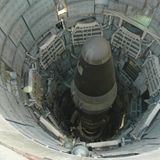 Blick in den Abgrund der Abschreckung: Der 40 Meter tiefe Rachen des Silos mit der Titan-Rakete. Die Nutzlast unter der Haube hat eine Zerstörungskraft von neun Millionen Tonnen TNT.