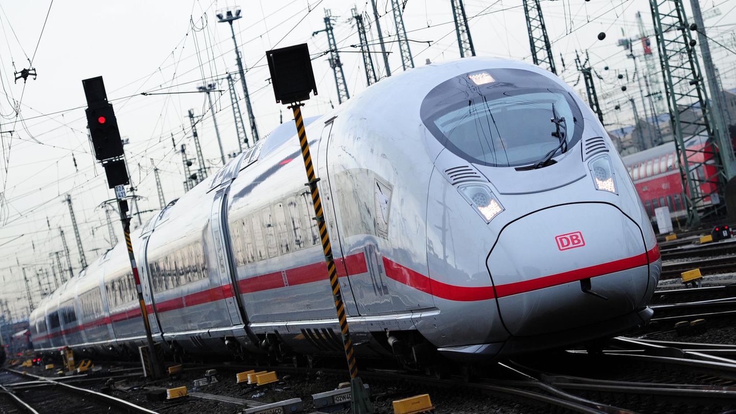 Fahrtzeit und Preis für Bahnkunden wichtiger als Klima - das ergab eine Umfrage des Verkehrsclubs Deutschland