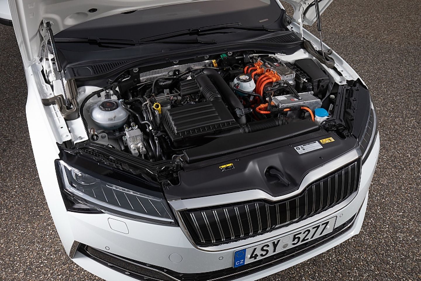 Der Hybridmotor des Skoda Superb iV 2019