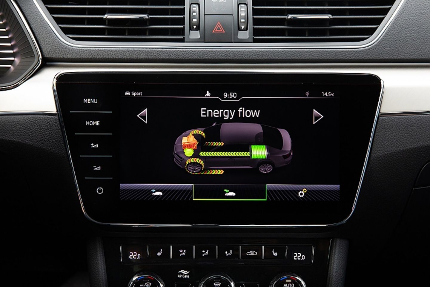 Öko-Kino: Der Bildschirm im Skoda Superb iV zeigt an, wie gerade der Antrieb funktioniert