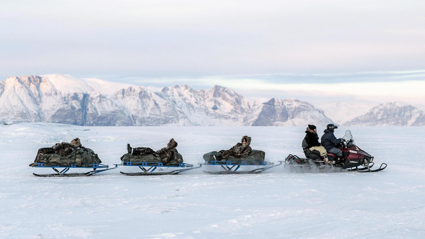 Das Kinderheim von Uummannaq macht eine Schlittentour Das Kinderheim von Uummannaq macht eine Schlittentour