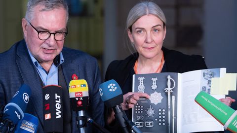 Dirk Syndram und Monika Ackermann, Grünes Gewölbe Dresden, stellen sich der Presse