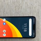 Nokia 7.1  Seit der Rückkehr in den Smartphone-Markt setzt Nokia auf schickes Design, gute Verarbeitung und mindestens zwei Jahre Updates. Auch das Nokia 7.1 fühlt sich deutlich teurer an als es ist. Mit einer besseren Kamera und mehr Leistung ginge es locker als obere Mittelklasse durch. Dabei kostet es nur 170 Euro.