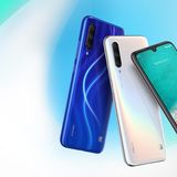 Xiaomi Mi A3  In China ist Xiaomi schon riesig, hierzulande sind die Smartphones noch ein Geheimtipp. Das Mi A3 bietet viele Features, die sonst nur in Premium-Geräten stecken, etwa ein AMOLED-Display und einen direkt darin verbauten Fingerabdruck-Scanner. Auch Kamera und Akkulaufzeit können sich sehen lassen. Leider gibt es auch Abstriche: Trotz 6 Zoll Diagonale ist das Display etwa recht niedrig aufgelöst. Zum Preis ab 170 Euro ist das aber nicht ungewöhnlich.