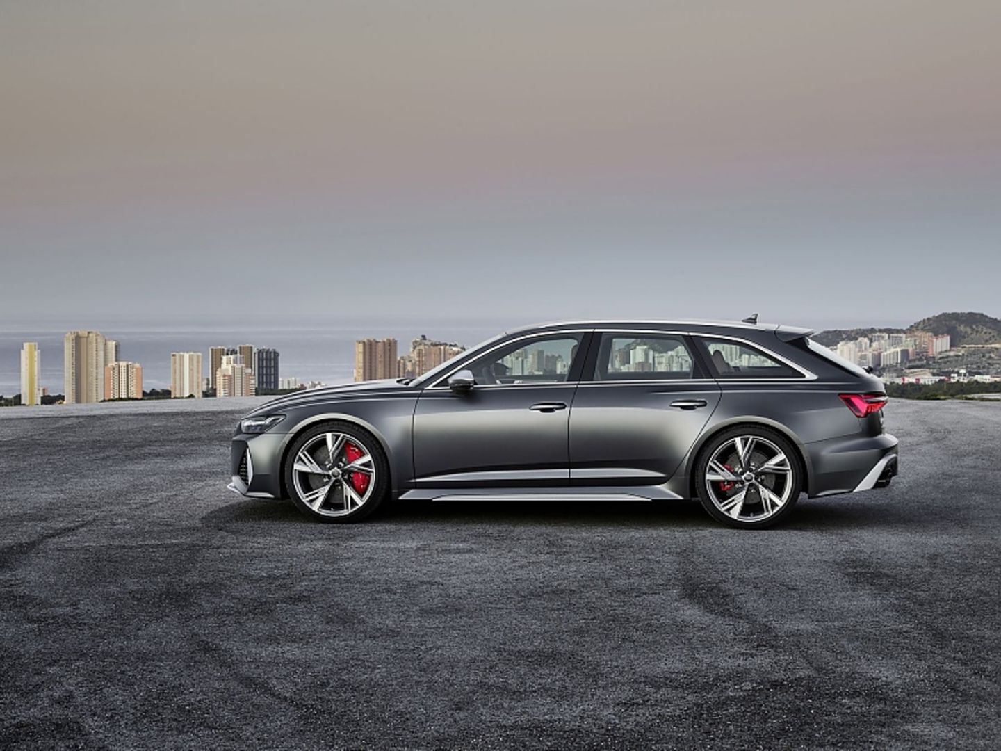 Der Audi RS 6 Avant ist fünf Meter lang