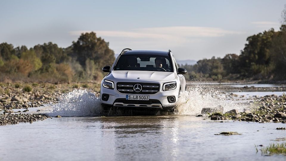 Kleinere Wasserdurchfahrten sind für den Mercedes-Benz GLB kein Problem
