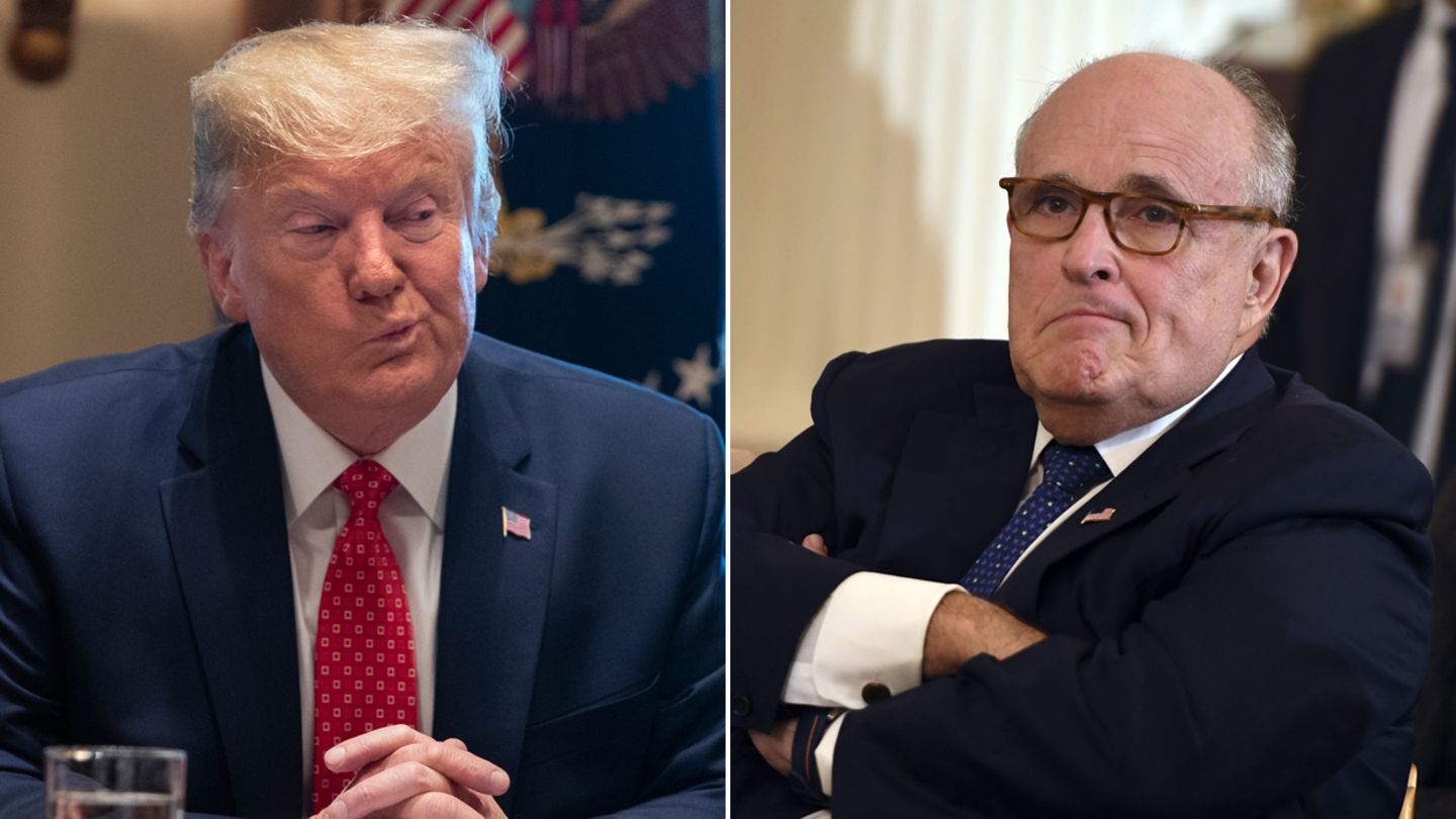 US-Präsident Donald Trump (l.) und sein persönlicher Anwalt Rudy Giuliani