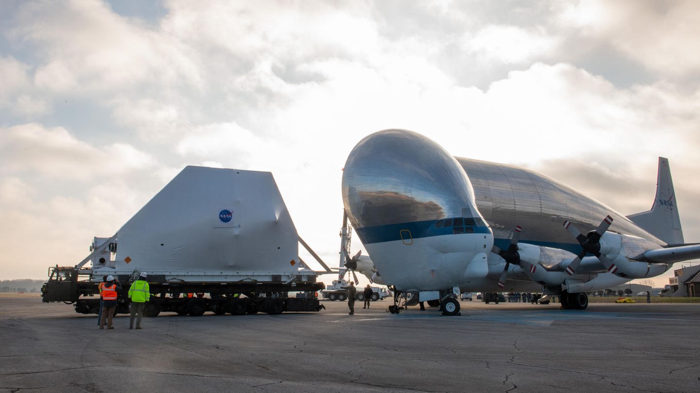Bereit zum Transport auf der Straße zum endgültigen Bestimmungsort: Die Orion wird für zukünftige bemannte Raumflüge frühestens ab 2022 zur Verfügung stehen.