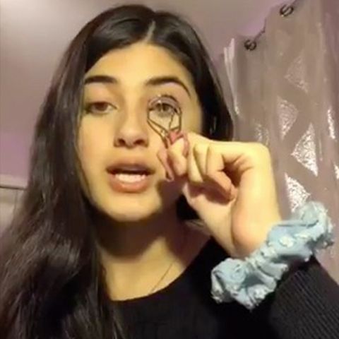 Ein ganz anderes Make-Up-Tutorial: Wimpern verlängern mit politischem Input