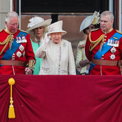 Prinz Charles, Queen Elizabeth II. und Prinz Andrew