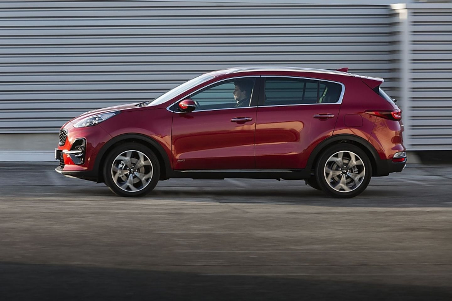 Auch die Mildhybridversion des Kia Sportage ist 4,49 Meter lang