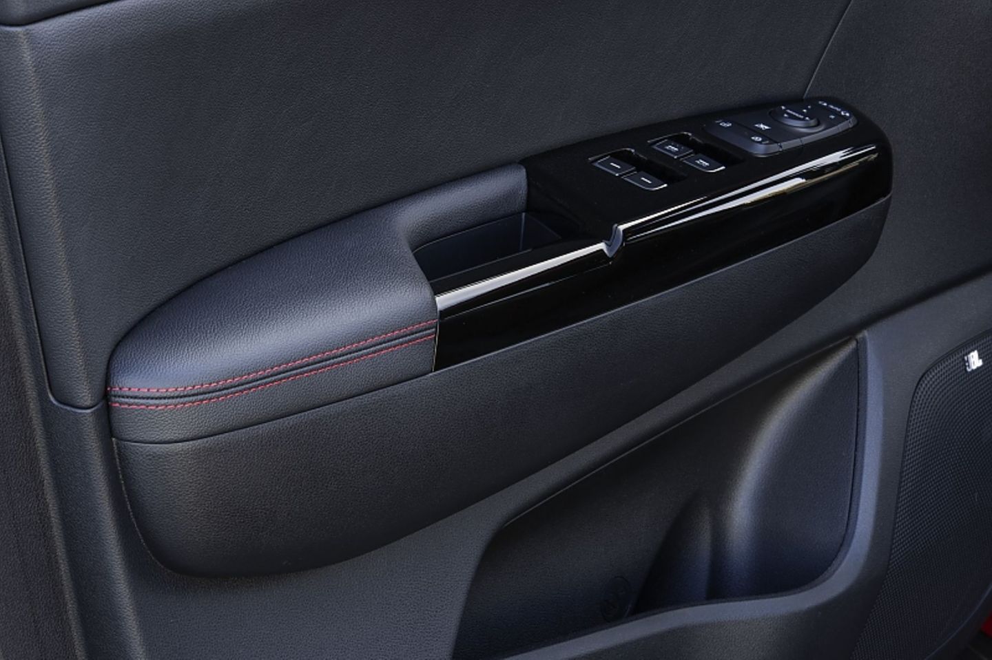 Das Interieur ist solide verarbeitet