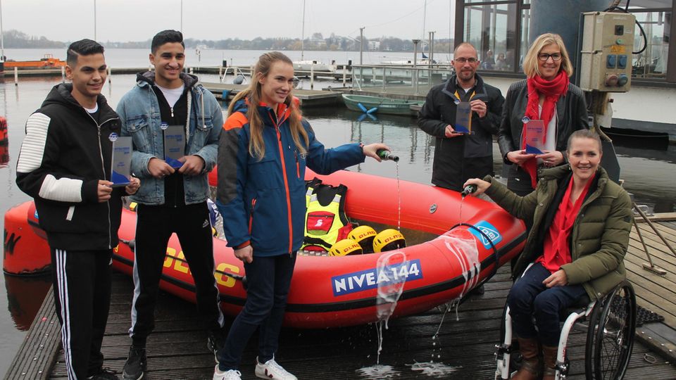 Bootstaufe mit Preisträgern und Laudatoren Bootstaufe mit Preisträgern und Laudatoren