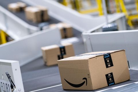 Amazon Fashion will Rücksendungen entgegensteuern