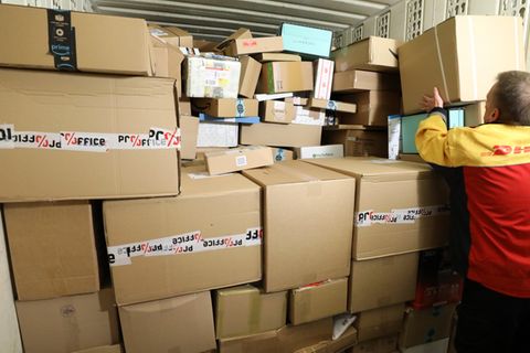 DHL