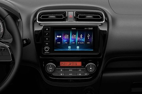 Der sieben Zoll Touchscreen ist die Kommunikationszentrale