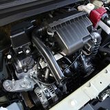 Der Dreizylinder-Motor macht sich bemerkbar, sobald man dem Space Star die Sporen gibt