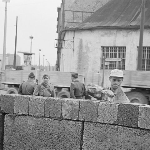 Der Bau der Mauer
