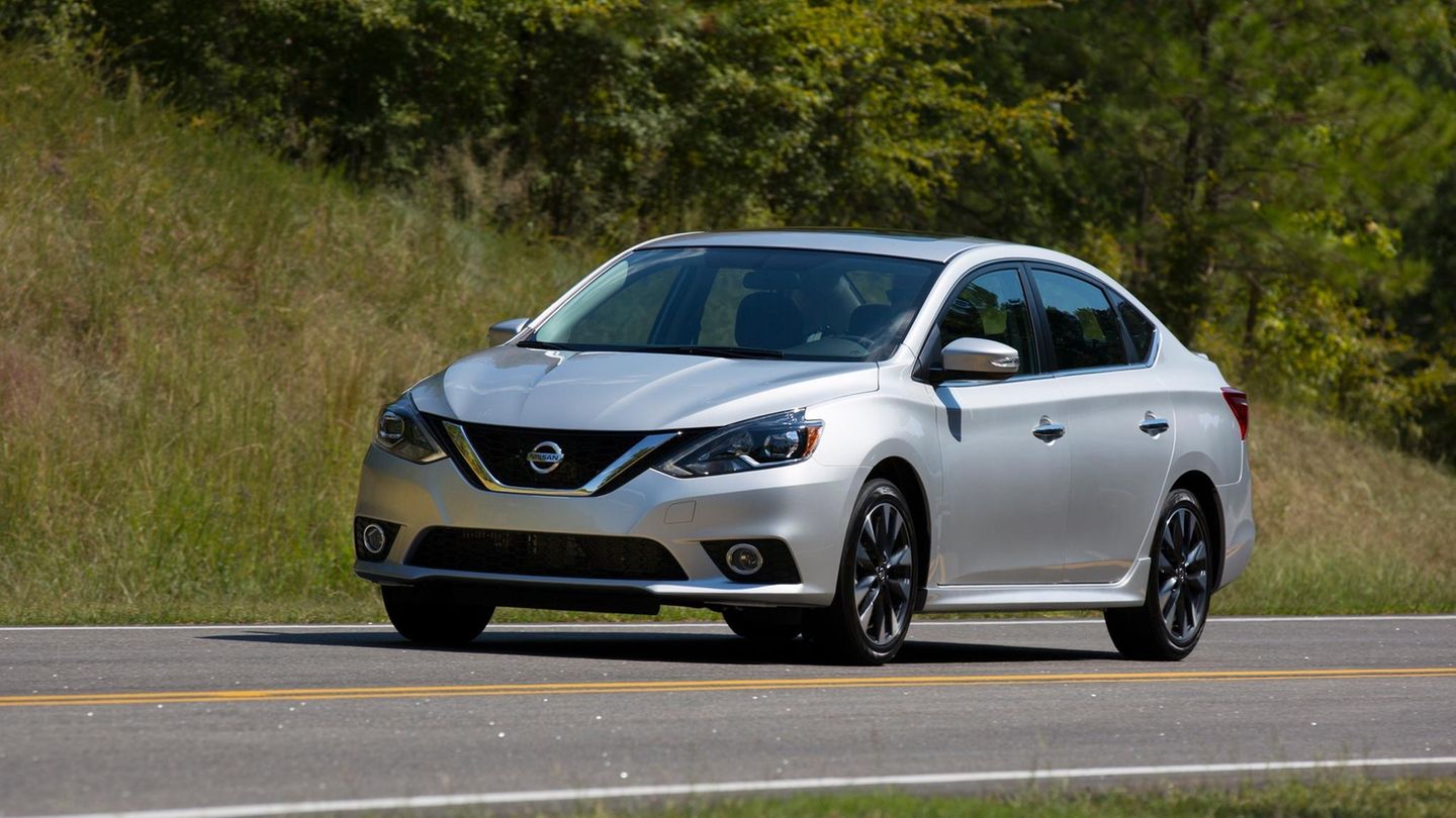 Ein Paar aus Texas schenkte einer Kellnerin einen Nissan Sentra