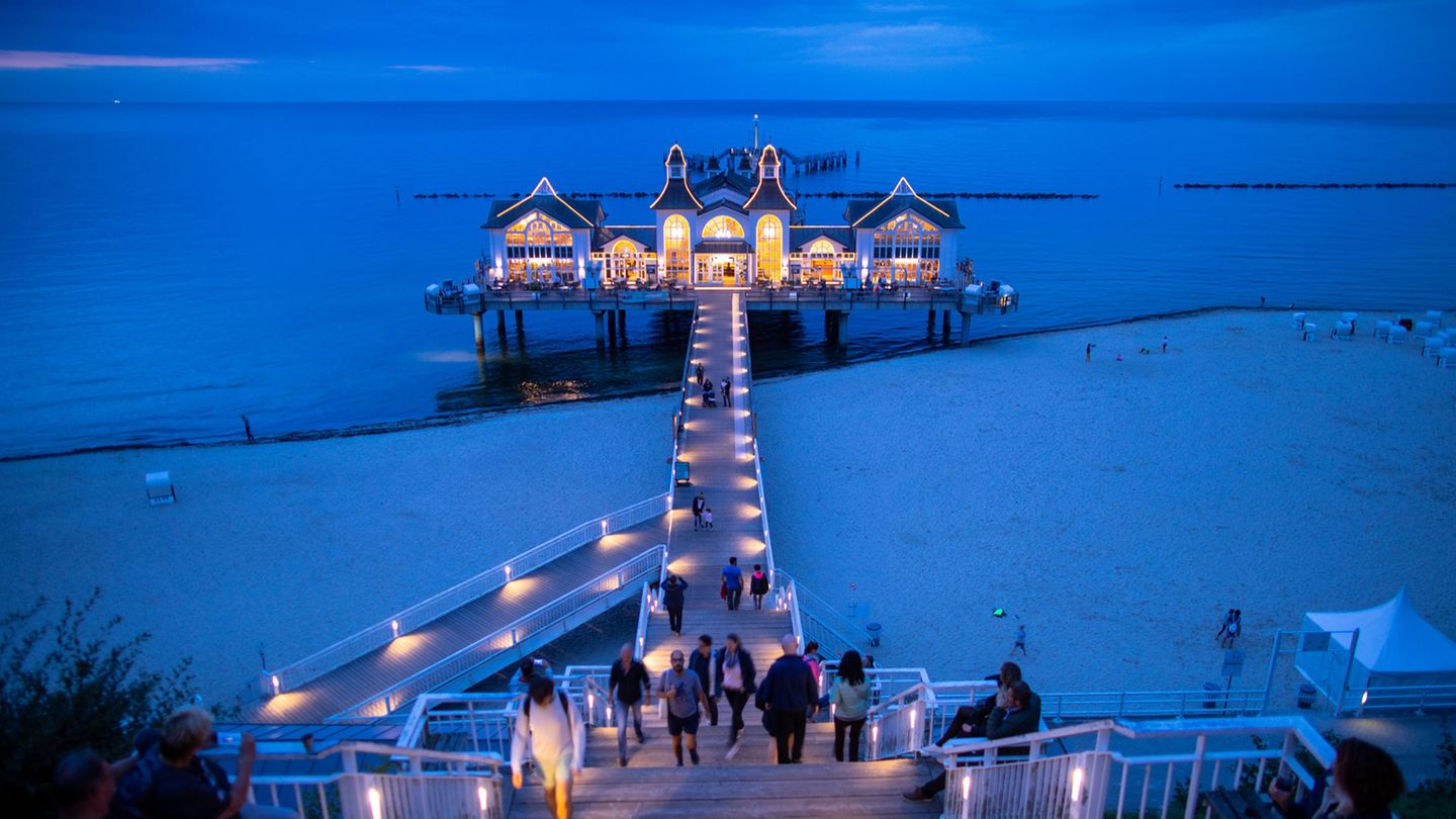 Die Seebrücke von Sellin auf der Insel Rügen: Die Sommerferientermine bis zum Schuljahr 2023/24 stehen fest. Doch welche Termine kommen danach?