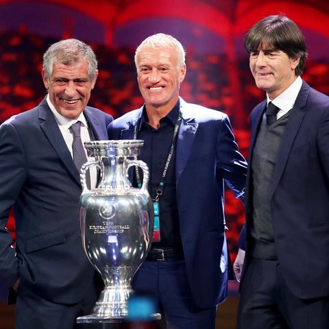 Bundestrainer Joachim Löw bei der EM-Auslosung in Bukarest
