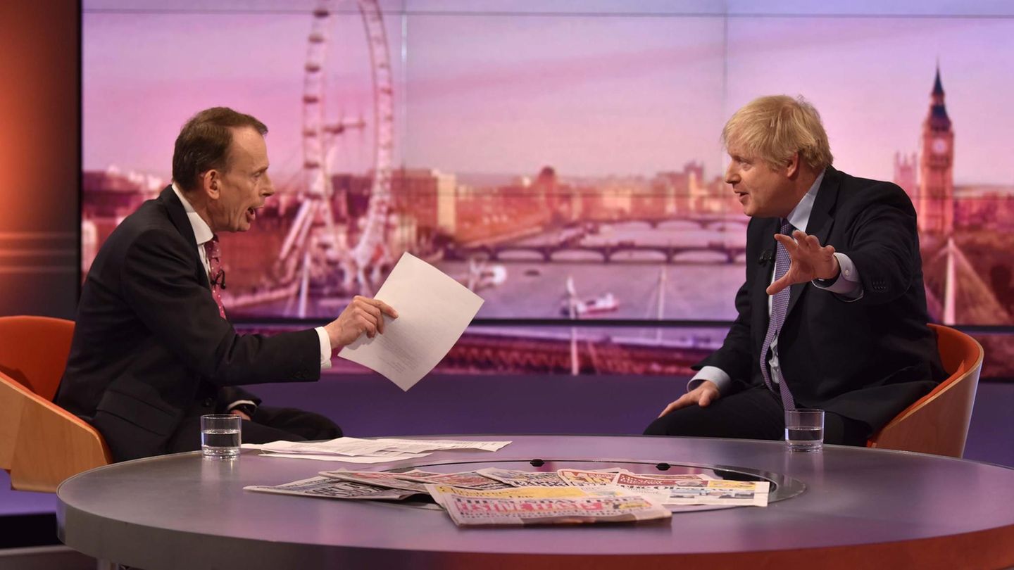 Boris Johnson (r.), britischer Premierminister, in der BBC-Talkshow mit Andrew Marr