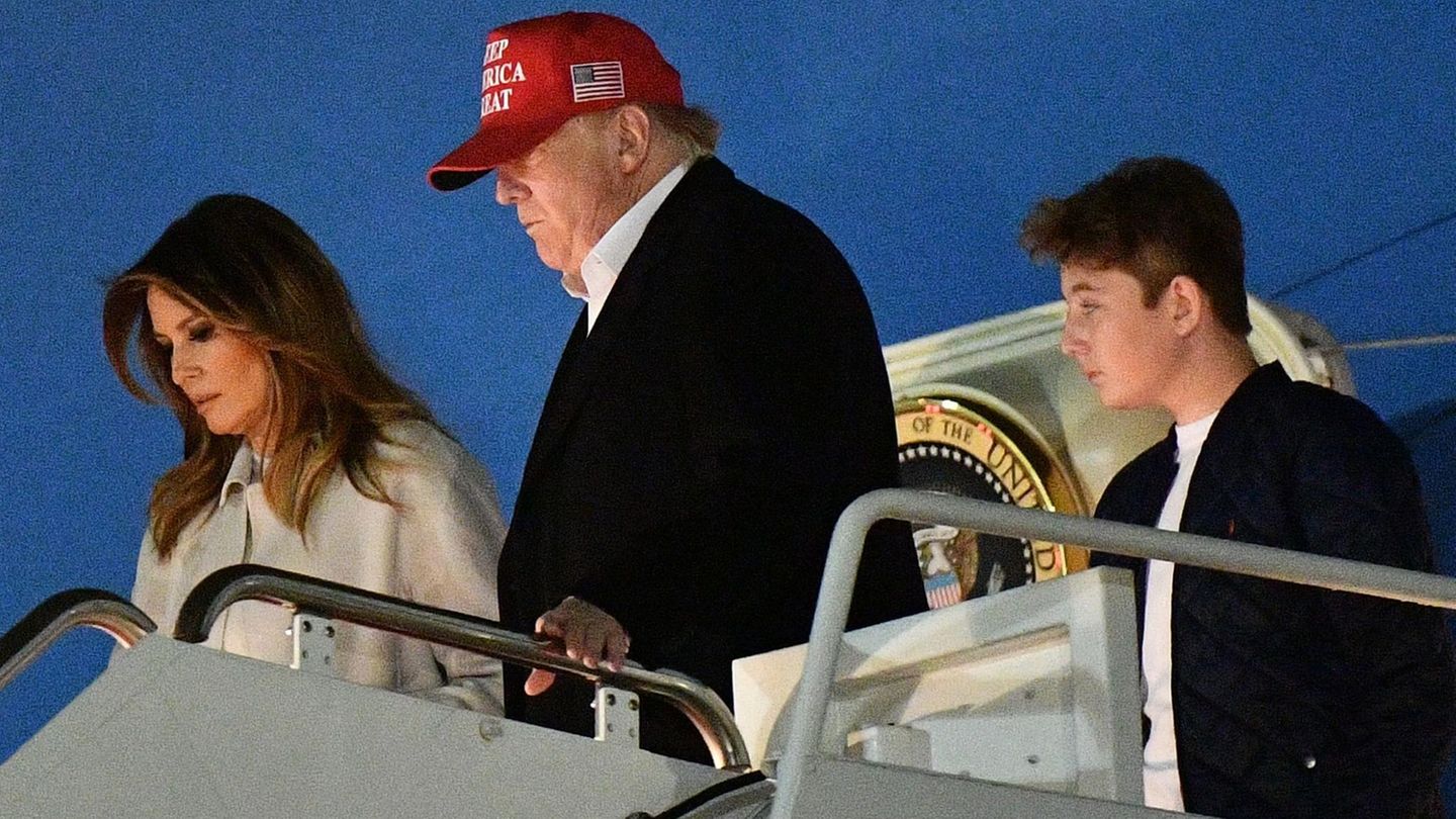 Donald Trump und Familie kommen aus dem langen Thanksgiving-Wochenende zurück