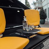 Für Picknick und Polo: Die ausfahrbaren Site des Rolls-Royce Cullinan Black Badge