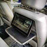 Ausfahrbare Tablets im Rolls-Royce Cullinan Black Badge