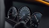 Einfach, klar und informativ: Das Kombiinstrument des Rolls-Royce Cullinan Black Badge